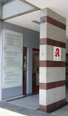 Ärztehaus am Herrngarten in Darmstadt - Eingang